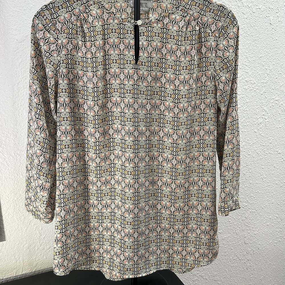 Van Heusen Women's Geometric Print Key-Hole Blouse NWOT Size XS
